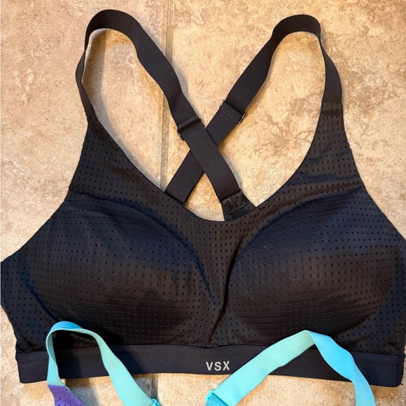 Victoria’s Secret VSX Sport Lightweight Mesh Sports Bras with Molded Cups - Picture 3 of 10